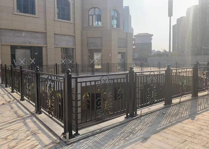 定南商业中心商场室外锌钢护栏扶手工程案例